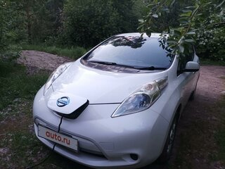 2013 Nissan Leaf (EM57) I (ZE0/AZE0), белый, 730000 рублей, вид 5