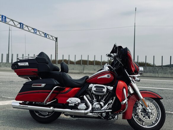 2016 Harley-Davidson CVO, красный, 1900000 рублей - вид 1