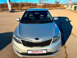 2016 Kia Rio III Рестайлинг, серебристый, 1100000 рублей, вид 2