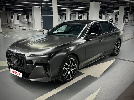 2022 BMW 7 серии 740i VII (G70), чёрный, 9390000 рублей, вид 2