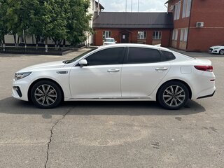 2019 Kia K5 III, белый, 2000000 рублей, вид 4