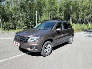 2014 Volkswagen Tiguan I Рестайлинг, коричневый, 1600000 рублей, вид 1