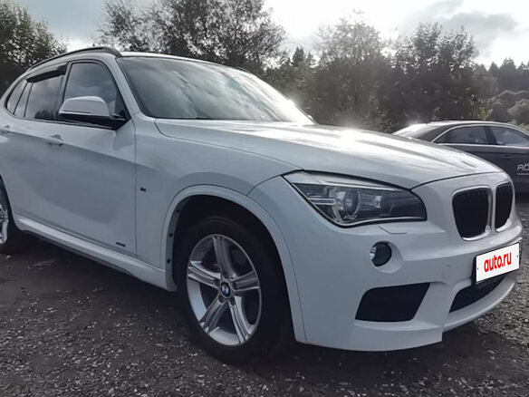 2014 BMW X1 20i I (E84) Рестайлинг, белый, 2700000 рублей - вид 2