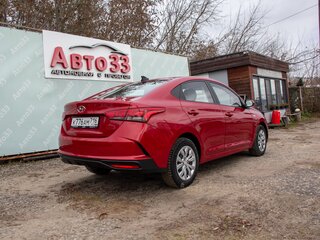 2020 Hyundai Solaris II Рестайлинг, красный, 1237000 рублей, вид 4