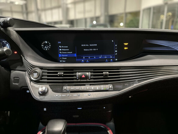 2018 Lexus LS 500 V, серый, 7478000 рублей - вид 14