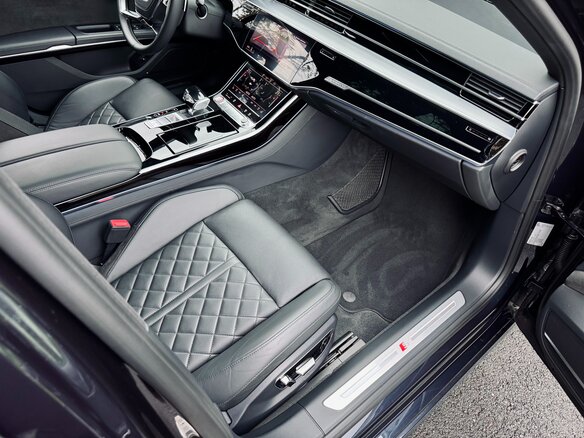 2020 Audi S8 IV (D5), синий, 9590000 рублей - вид 18