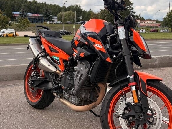 2022 KTM 890 Duke GP, оранжевый, 760000 рублей
