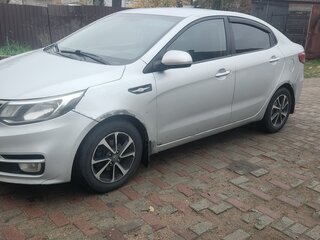 2016 Kia Rio III Рестайлинг, серебристый, 435000 рублей, вид 5