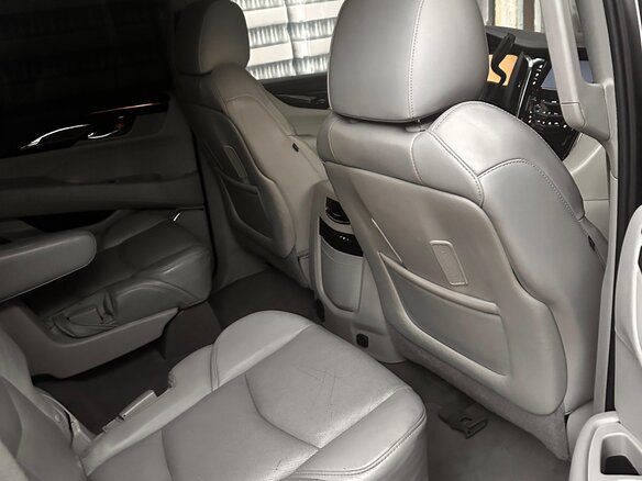 2015 Cadillac Escalade IV, серый, 2200000 рублей - вид 5