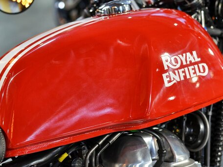 2024 Royal Enfield Continental GT, пурпурный, 649000 рублей, вид 3