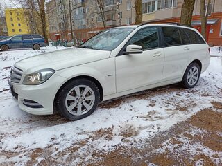 2011 Mercedes-Benz C-Класс 180 BlueEFFICIENCY III (W204) Рестайлинг, белый, 1750000 рублей, вид 1