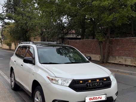 2011 Toyota Highlander II (XU40) Рестайлинг, белый, 2100000 рублей, вид 1