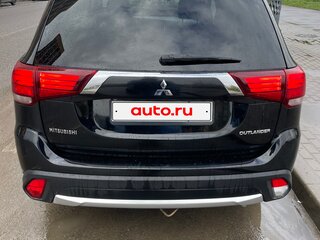 2018 Mitsubishi Outlander III Рестайлинг 3, чёрный, 2150000 рублей, вид 3