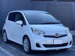 2016 Toyota Ractis II, белый, 770000 рублей, вид 3