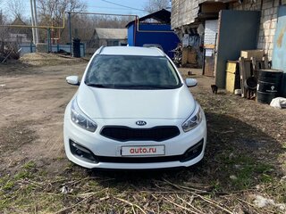 2018 Kia Ceed II Рестайлинг, белый, 1750000 рублей, вид 1