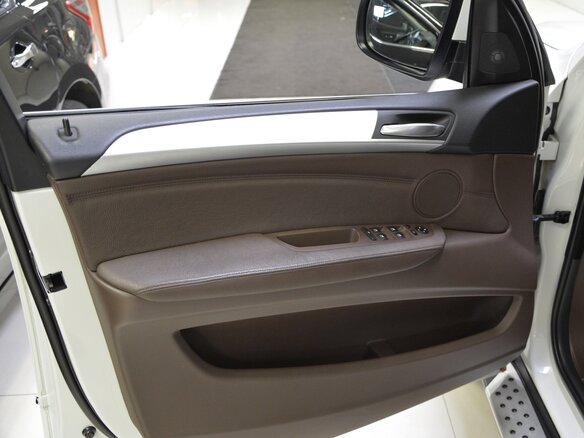 2008 BMW X5 4.8i II (E70), белый - вид 15