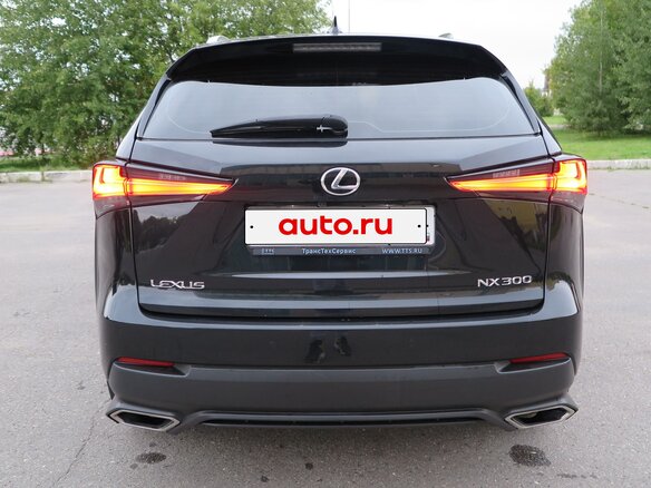 2020 Lexus NX 300 I Рестайлинг, чёрный, 4500000 рублей - вид 5