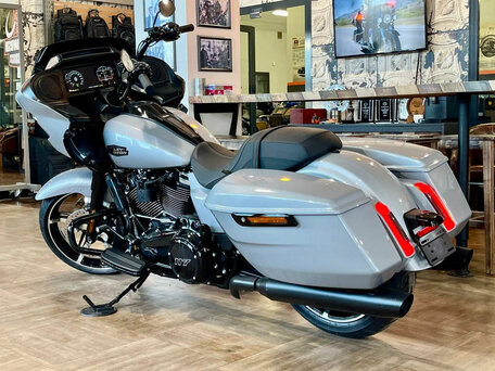 2024 Harley-Davidson Road Glide Special, серебристый, 3950000 рублей, вид 5
