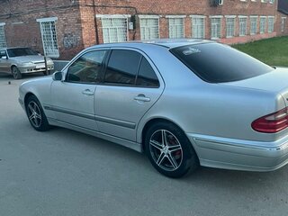 1999 Mercedes-Benz E-Класс 200 II (W210, S210) Рестайлинг, серебристый, 590000 рублей, вид 5