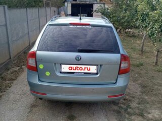 2013 Skoda Octavia II (A5) Рестайлинг, зелёный, 1150000 рублей, вид 3