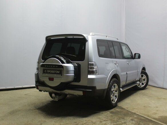 2008 Mitsubishi Pajero IV, серебристый - вид 1