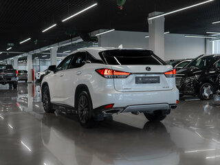 2019 Lexus RX 300 IV Рестайлинг, белый, 3900000 рублей, вид 4