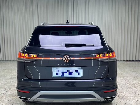2023 Volkswagen Tayron I Рестайлинг, чёрный, 2350000 рублей, вид 2