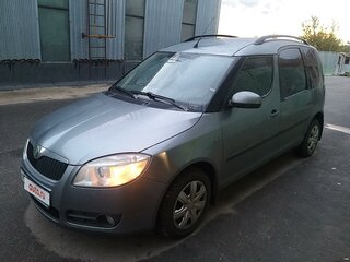 2010 Skoda Roomster I Рестайлинг, серый, 640000 рублей, вид 1