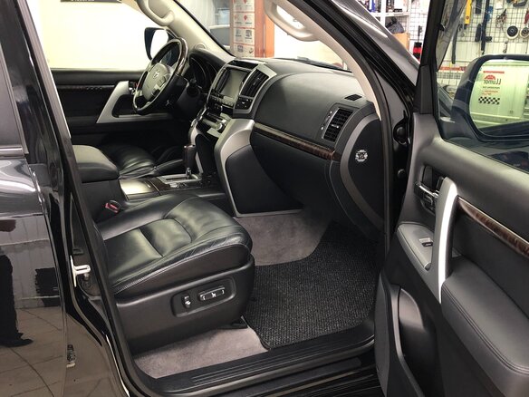 2013 Toyota Land Cruiser 200 Series Рестайлинг 1, чёрный, 5050000 рублей - вид 14