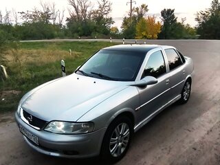 1999 Opel Vectra B Рестайлинг, серебристый, 340000 рублей, вид 2