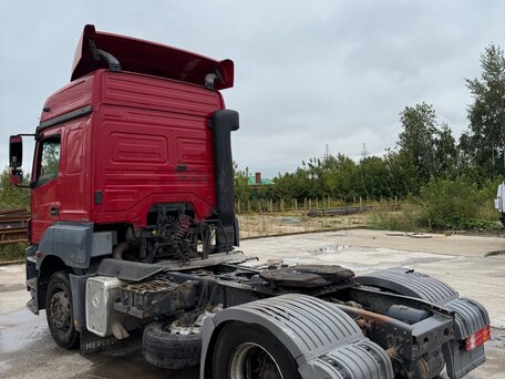 2011 Mercedes-Benz Axor, красный, 1800000 рублей, вид 3