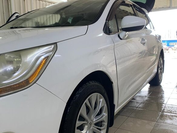 2011 Citroen C4 II, белый, 640000 рублей - вид 9