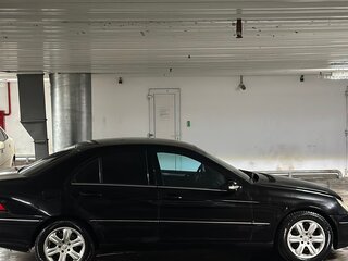 2005 Mercedes-Benz C-Класс 230 II (W203) Рестайлинг, чёрный, 270000 рублей, вид 5