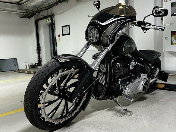 2014 Harley-Davidson Breakout, чёрный, 3500000 рублей - вид 4