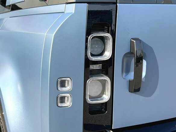 2021 Land Rover Defender 110 II, синий - вид 14