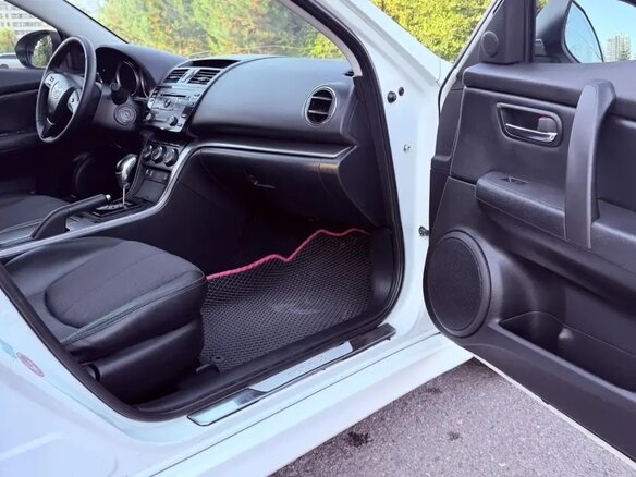 2011 Mazda 6 II (GH) Рестайлинг, белый, 1100000 рублей - вид 8