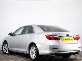 2013 Toyota Camry VII (XV50), серебристый, 1939000 рублей, вид 4
