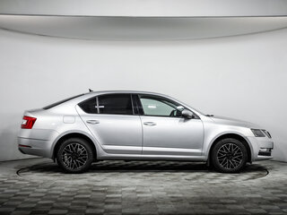 2018 Skoda Octavia III (A7) Рестайлинг, серебристый, 1520123 рублей, вид 4