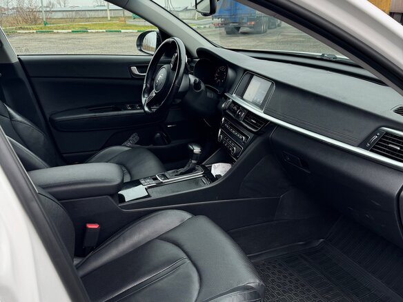2019 Kia Optima IV Рестайлинг, белый - вид 4