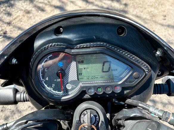 2021 Bajaj Pulsar 180, чёрный, 150000 рублей - вид 3