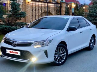 2017 Toyota Camry VII (XV50) Рестайлинг, белый, 1700000 рублей, вид 1