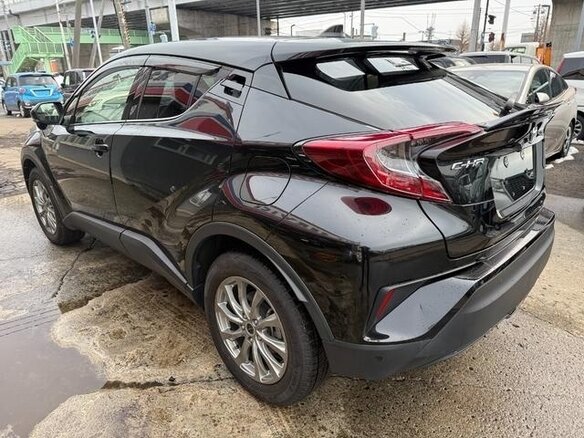 2023 Toyota C-HR I Рестайлинг, чёрный, 1696000 рублей - вид 3