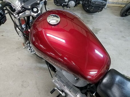 2013 Harley-Davidson Sportster 883, красный, 775000 рублей, вид 3