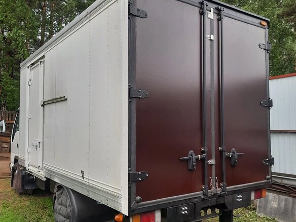 1999 Isuzu Elf (N-series), белый, 1500000 рублей