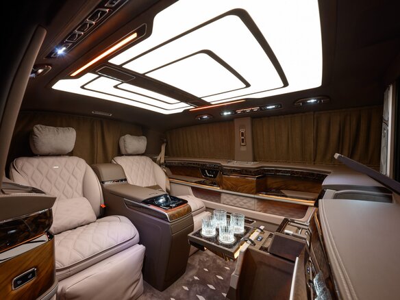 2026 Mercedes-Benz V-Класс Extra Long 300 d экстра длинный III (W447) Рестайлинг 2, чёрный, 54900000 рублей - вид 9