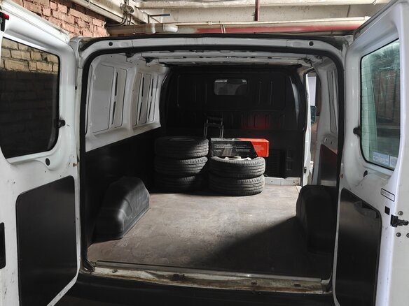 2009 Ford Transit, белый, 1400000 рублей - вид 7