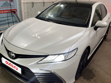 2022 Toyota Camry US Market VIII (XV70) Рестайлинг, белый, вид 3