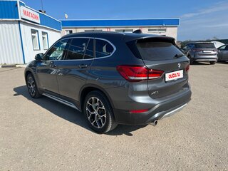 2020 BMW X1 25e xDrive II (F48) Рестайлинг, серый, 3700000 рублей, вид 4