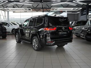 2026 Toyota Land Cruiser 300 Series, чёрный, 31581660 рублей, вид 4