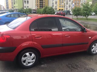 2005 Kia Rio II, красный, 369000 рублей, вид 4